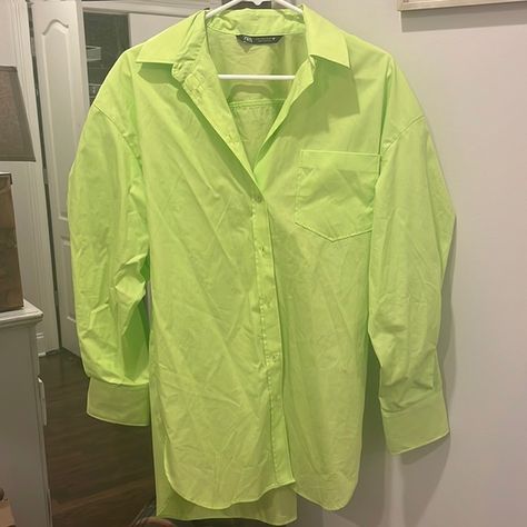 Zara Oversized Poplin Shirt - Fluorescent Lime - Size Medium Oversized Poplin Shirt, Oversize Women, Poplin Shirt, Zara Tops, Cute Casual Outfits, Rain Jacket, Casual Outfits, Zara, Size Medium