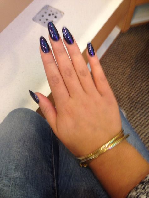 Dark Purple Blue Nails, Purple Oval Nails, Purple Blue Nails, Dark Blue Purple, Nail Color Trends, Dark Nails, Oval Nails, Natural Gold, Red Art