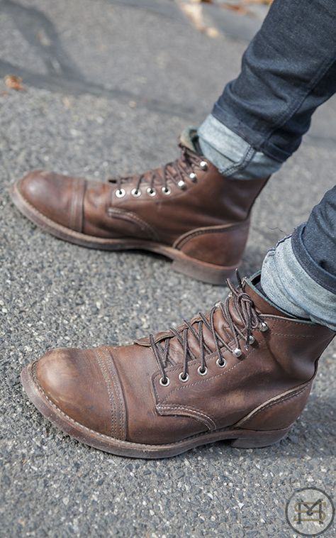 Redwing Iron Ranger, Botas Western, Iron Ranger, Mode Tips, Flats Outfit, Hipster Man, Hipster Mens Fashion, Brown Shoes, Red Wings