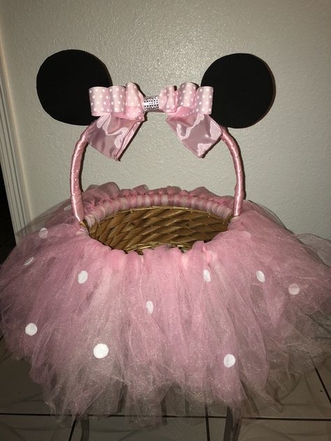 Minnie Mouse Birthday Gift Ideas, Baby Shower Hamper, Candy Gifts Diy, Minnie Mouse Birthday Decorations, Baby Shower Baskets, Baby Shower Deco, Baby Shower Clipart, Creative Wedding Gifts, Bridal Gift Wrapping Ideas