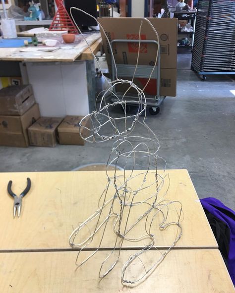 Wire Paper Mache Sculpture, Hare Sculpture, Wire Structure, Paper Mache Sculpture, Animal Sculpture, Wire Sculpture, Animal Sculptures, Paper Mache, Art Reference