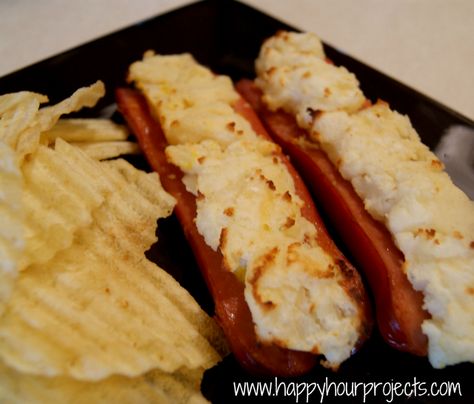 Stuffed hot dogs - one of my favorite comfort foods.  Use leftover mashed potatoes and turn your traditional dog inside out! Stuffed Hot Dogs, Over Mashed Potatoes, Easy Food Recipes, Burger Dogs, With Mashed Potatoes, Making Mashed Potatoes, Leftover Mashed Potatoes, Hot Dog Recipes, Frugal Meals