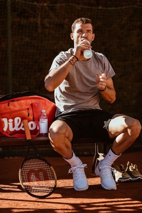 Sports Drink Aesthetic, Energy Drink Lifestyle Photography, Sport Drink Photography, Energy Drink Photography Ideas, Energy Drink Photoshoot, Tennis Shoot, Tennis Photoshoot, Grigor Dimitrov, Bottle Shoot