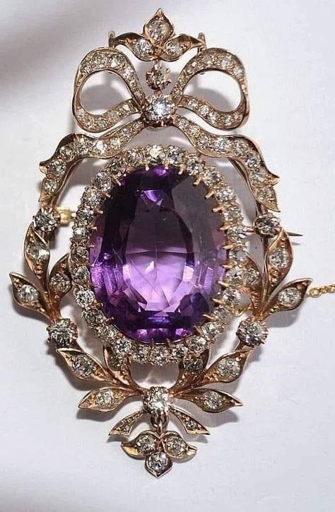 Antique Amethyst Jewelry, Jewelry Victorian, Jewellery Vintage, Edwardian Jewelry, Historical Jewellery, Magical Jewelry, Diamond Brooch, Victorian Jewelry, Vintage Jewels