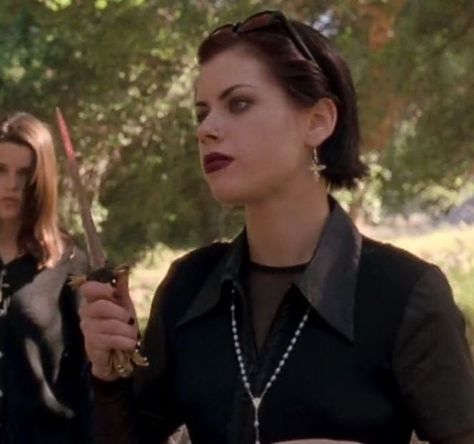 Nancy Downs Hair, The Craft 1996 Aesthetic, Nancy Downs Icon, The Craft Movie Outfits, Nancy Downs Aesthetic, Nancy Wallpaper, The Craft Aesthetic, Nancy The Craft, Fairuza Balk