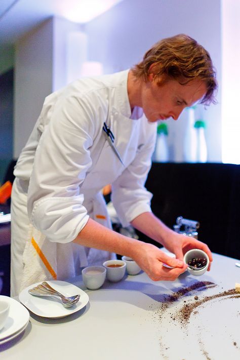 Chocolate, Blueberry, Honey & Peanut | Grant Achatz | Photography by Adam/ A Life Worth Eating. Grant Achatz Recipes, Blueberry Honey, Grant Achatz, Chocolate Blueberry, Chef Life, Grand Tour, Culinary Arts, Bucket List, Peanut