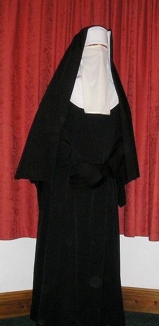 Veiled Catholic Nuns – Marie-Thérèse O'Loughlin Goldenbridgeinmate39 Christian Veils, Covered Face, Nun Outfit, Catholic Veil, Nuns Habits, Nun Costume, Face Veil, Bride Of Christ, The Vatican