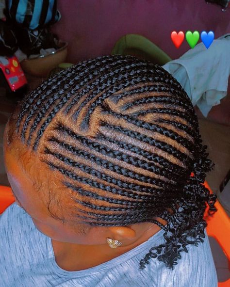 Simple Weaving For Natural Hair, Yeboyebo Hairstyle, Small Lines Hairstyle, Free Hand Hairstyles, All Back Hairstyle, Black Hair Protective Styles, Hair Braid Designs, Cornrows Natural Hair, Natural Braids