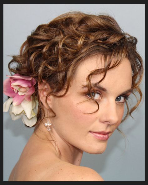 love her hair! think i could do that to mine?! Curly Wedding Hairstyles, Romantic Wedding Hair, Curly Wedding Hair, Flowers In Her Hair, Simple Wedding Hairstyles, Curly Hair Updo, Best Wedding Hairstyles, Work Hairstyles, Wedding Hairstyle