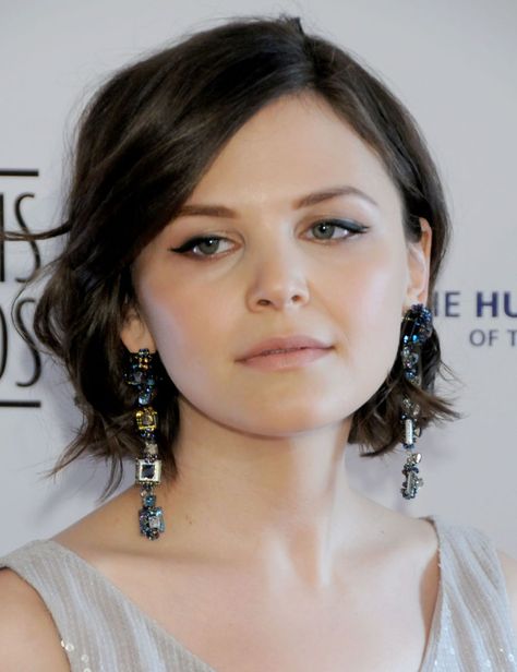 Celebrity Short Haircuts, Hair Dues, Celebrity Short Hair, Bone Structure, Short Dark Hair, Ginnifer Goodwin, Chubby Fashion, Face Forward, Celebrity Hair Stylist