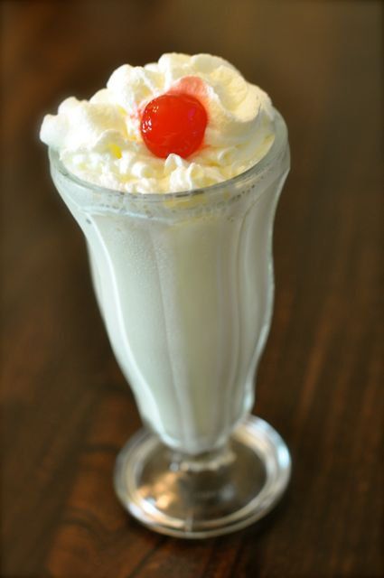 You can prepare you own home made McDonald's Eggnog shake just like they do. You need premium vanilla ice cream, eggnog, whipped cream, and a cherry. Eggnog Shake, Homemade Eggnog, Seasonal Drinks, Eggnog Recipe, Egg Nog, Copykat Recipes, Copycat Restaurant Recipes, Milkshake Recipes, Milk Shake