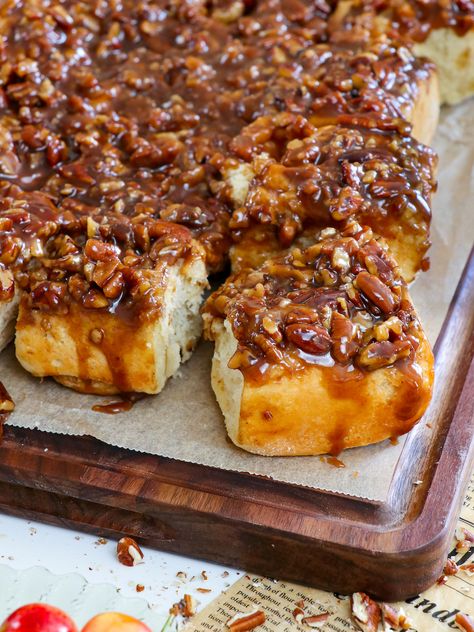 Easy Hot Cross Buns Recipe, Easy Hot Cross Buns, Hot Cross Buns Recipe Easy, Caramel Sticky Buns, Pecan Cinnamon Rolls, Cross Buns Recipe, Sticky Buns Recipes, Pecan Sticky Buns, Homemade Buns