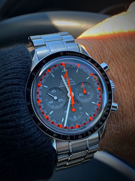 Omega Speedmaster Racing, Stylish Watches Men, Classy Watch, Rolex Watches For Men, Fancy Watches, Mens Fashion Watches, Gold Watch Men, Vintage Watches For Men, Watches Unique