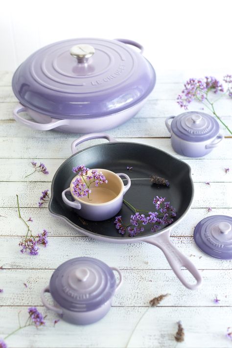 Cute Dishes Sets Dinnerware, Cute Pots And Pans, Beautiful Cookware, Kitchen Pots, Le Creuset Cookware, Purple Kitchen, Kitchen Necessities, Gadgets Kitchen Cooking, Set Ideas