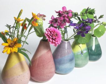 Ceramic Bud Vases, Clay Forms, Pottery Pinch Pot, Pottery Decor, Colorful Pottery, Ceramic Garden, Ceramics Studio, Ceramic Flower Vase, Garden Pottery