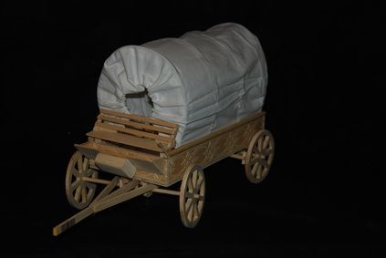 A Covered Wagon Project for a Child to Make thumbnail - made from a shoebox, construction paper, pipe cleaners and cardboard Covered Wagon Project, Covered Wagon Craft, Pioneer Activities, Pioneer Crafts, Covered Wagons, Nativity Stable, Wooden Wagon, The Oregon Trail, Craft Board