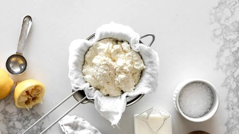 How to Make Fresh Homemade Ricotta Cheese - Chef Sous Chef Fresh Ricotta Recipe, Home Made Ricotta Cheese, Ricotta Cheese Recipe, Homemade Ricotta Cheese, Recipe Using Lemons, Cheese Recipes Homemade, Cheese Making Recipes, Ricotta Cheese Recipes, Homemade Ricotta