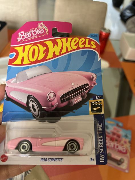 Pink Hot Wheels, Hot Wheels Wall, Hot Wheels Display Case, Scary Cakes, Hot Wheels Display, Hot Wheels Garage, Hot Weels, Hot Wheels Toys, Miniature Cars