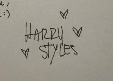 Harry Styles Heart Handwriting, Harry Styles Heart Tattoo, Harry Styles Writing, Hs Tattoo, Louis Tomlinson Outfits Inspiration, Harry Styles Heart, Harry Styles Handwriting, Harry Tattoos, Small Chest Tattoos