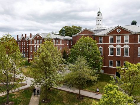 Phillips Exeter Academy, Boarding Schools, Schools In America, Backyard Inspo, College Prep, Easter Colors, Boarding School, Exeter, Public School