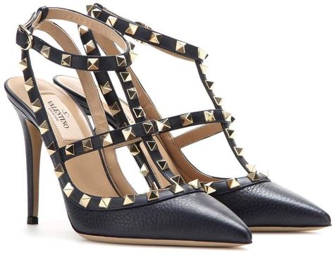 Valentino Rockstud leather pumps Valentino 2017, Valentino Pumps, Hak Tinggi, Black Leather Pumps, Valentino Black, Valentino Rockstud, Valentino Shoes, Patent Leather Pumps, Suede Pumps