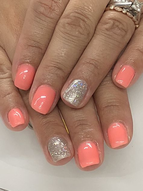 Summer Coral Nails Coral Dipped Nails, Coral And Gray Nails, Coral Nails With Glitter Summer, Coral Nails Dip Powder, Simple Coral Nails, Spring Break Mani Pedi, Warm Vacation Nails, Peachy Coral Nails, Vacation Dip Nails Tropical