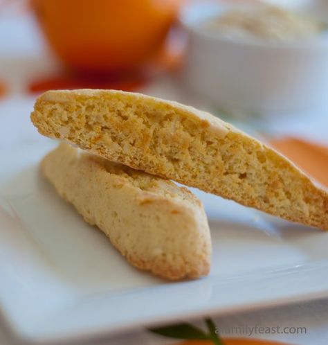 Orange Almond Biscotti, Dried Cranberries Recipes, Easy Biscotti Recipe, Cranberry Pistachio Biscotti, Pistachio Biscotti, Ricotta Cookies, Cranberry Pistachio, Almond Biscotti, Biscotti Cookies