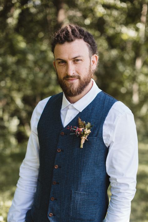 Deep blue vested groom from this Virginia countryside elopement| Image by  Justin Kunimoto Casual Groom Attire Navy Blue, Groom Attire Casual, Backyard Wedding Groom Attire, Backyard Wedding Groom, Groom Attire Rustic, Bride And Groom Attire, Virginia Countryside, Groomsmen Vest, Wedding Suit Groom