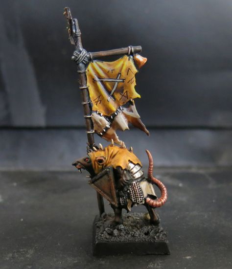 Skaven Clanrats Convert Or Die (7) Skaven Paint Schemes, Skaven Art, Skaven Miniatures, Warhammer Skaven, Bee Artwork, Dnd Minis, Warhammer Paint, Warhammer Aos, Game Workshop