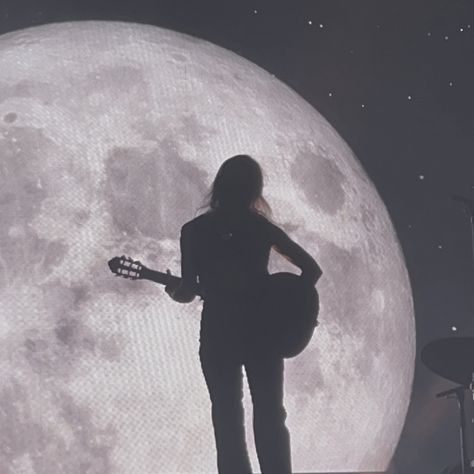 Boygenius Spotify Cover, Moon Playlist Cover, Boygenius Aesthetic, Phoebe Bridgers Aesthetic, Phoebe Core, Dark Academia Widget, Playlist Covers Photos, Aesthetic Moon, Emotional Affair