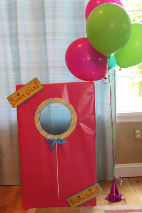 PhotoBooth sucette Photobooth Idea, Ice Cream Shoppe, Lollipop Birthday, Candyland Theme, Birthday Ice Cream, Pyjamas Party, Lollipop Party, Candy Land Birthday Party, 4th Birthday Party