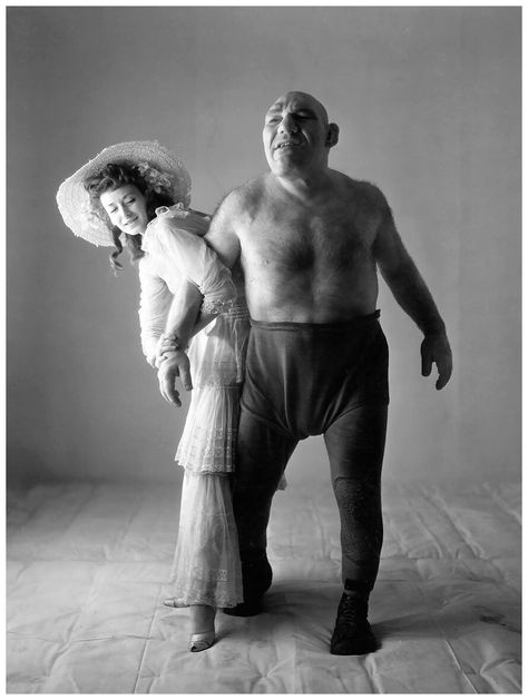 THE FRENCH ANGEL - Maurice Tillet Maurice Tillet, Weird History Facts, Human Oddities, Rare Historical Photos, Rocky Balboa, Weird World, Shrek, History Facts, Vintage Photographs