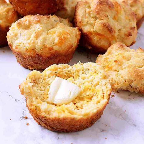 Low Carb Biscuits, Desayuno Keto, Pork Rind, Low Carb Biscuit, Low Carb Diets, Recetas Keto, Low Carb Eating, Keto Foods, Pork Rinds