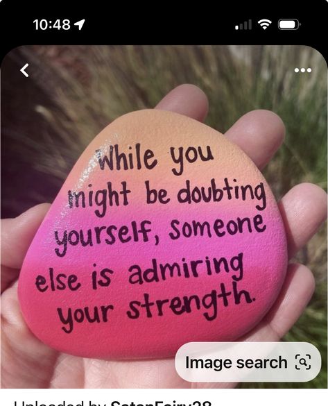 Rock Painting Affirmations, Inspirational Rocks Words, Kindness Rocks Ideas Easy, Friends Painted Rocks, Inspirational Rock Painting Ideas, Positive Rock Painting Ideas, Christian Rock Painting Ideas, Kindness Rocks Ideas, Inspirational Painted Rocks