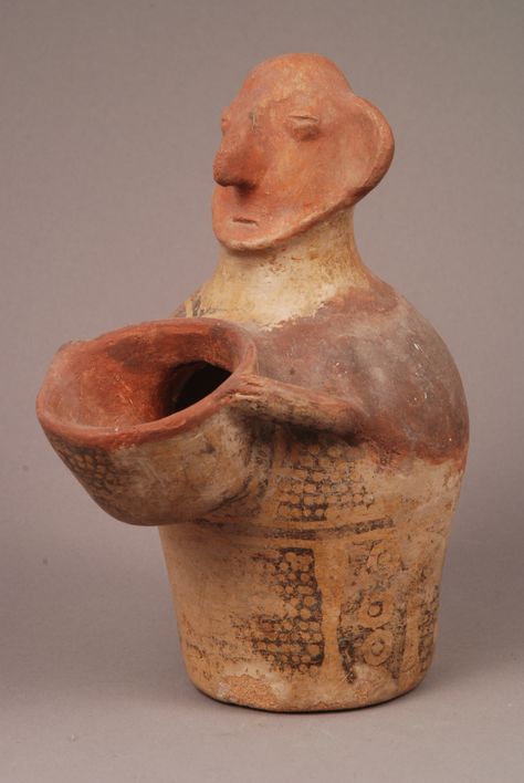 Ancient Ceramic Vessels, Pottery Display, South American Art, Ancient Greek Art, Sculpture Art Clay, Tanah Liat, Ancient Pottery, Prehistoric Art, Pottery Handbuilding