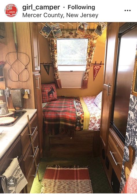 Small Camper Trailer, Teardrop Trailer Interior, Small Camper Interior, Small Camper Trailers, Small Camper, Camp Trailer, Tiny Trailers, Vintage Camper Remodel, Trailer Interior