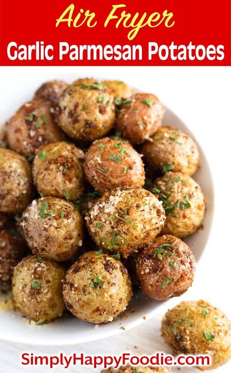 Garlic Parmesan Seasoning, Parmesan Potato Recipe, Air Fryer Potatoes, Air Fryer Recipes Low Carb, Air Fryer Recipes Breakfast, Air Fryer Garlic, Garlic Parmesan Potatoes, Air Fryer French Fries, Parmesan Potatoes