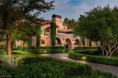 Las Vegas Mansion, Las Vegas Mansions, Mediterranean Mansion, Hockey Table, Ghost Of You, Classic House Exterior, Las Vegas Homes, Front Courtyard, House Arch Design