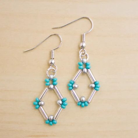 Bugle Bead Earrings - Make and Fable Bead Earrings Tutorials, Bugle Bead Patterns, Bugle Bead Earrings, Diy Beaded Earrings, Diy Earrings Dangle, Oval Jewelry, Beaded Earrings Tutorials, Beaded Earrings Diy, Beaded Earrings Patterns