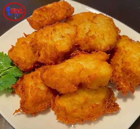 → 《 AREPITAS DE YUCA 》Dominicanas ✔️《 2023 》RECETA ↑↑ Latino Dishes, Yucca Recipe, Dominican Recipes, Snack Hacks, Dominican Food, Deli Food, Puerto Rican Recipes, Latin Food, After Party