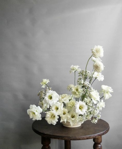 White Flower Arrangement, White Flower Arrangements, Modern Centerpieces, Wedding Arrangements, Wedding Flower Arrangements, Branding Photos, Organic Modern, Flower Cake, White Flower