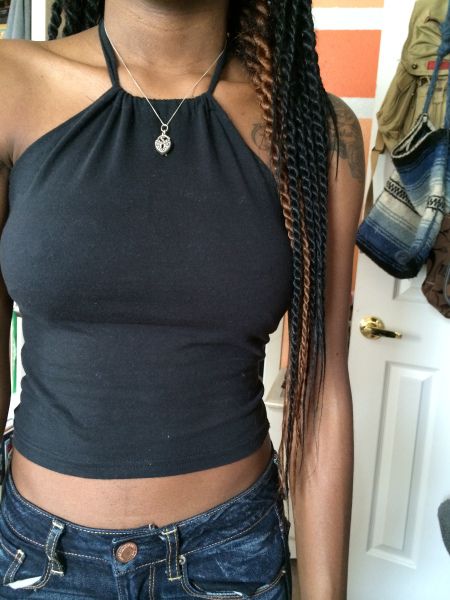 I have looked everywhere and could not find a halter crop top to save my life! In stores they either didn’t have my size or had a bunch of colors I did not want! It’s the perfect crop f… Diy Halter Top From T Shirt, Diy Halter Top, Diy Halter, Halter Top Shirts, Diy Cut Shirts, Shirt Makeover, Cut Tee Shirts, Diy Crop Top, Tops Stylish