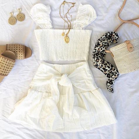 Looks Hippie, Oh Polly, Tumblr Outfits, Online Fashion Boutique, Fashion Attire, Outfits Verano, White Skirt, White Tie, Really Cute Outfits