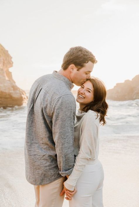 Long Sleeve Dress Engagement Photos, One Year Anniversary Photoshoot Ideas, Winter Beach Engagement Photos Outfits, Couples Portraits Poses, Coastal Engagement Photos, Mallorca Photoshoot, Engagement Photoshoot Ideas Beach, Engagement Beach Photos, Engaged Photos