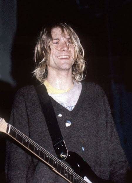 pinterest | kaylaxgrace Kurt Cobain, A Man, Guitar, Hair