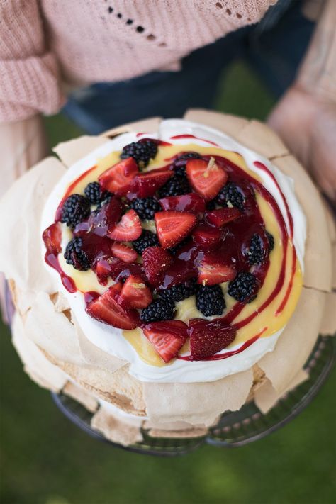 Mixed Berry Pavlova With Lemon Curd and Mascarpone Whipped Cream Pavlova With Lemon Curd, Gorgeous Desserts, Berry Pavlova, Mascarpone Whipped Cream, Mothers Day Desserts, Meringue Desserts, Recipes With Whipping Cream, Berry Sauce, Anna Pavlova