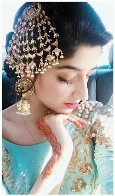 I'd It's Compulsory - Afuni's Knowledge Hub Asian Bridal Jewellery, Sabyasachi Bridal, Pakistan Wedding, Headpiece Jewelry, Wedding Jewellery Collection, Pakistani Bridal Dresses, Asian Bridal, Pakistani Jewelry, Pakistani Bridal