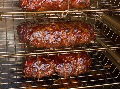 Smoked Meatloaf with Bacon Weave-20 Meatloaf With Bacon, Smoker Cooking Recipes, Smoked Meatloaf Recipe, Beef Meatloaf Recipes, Smoker Recipes Electric, Bacon Weave, Bacon Meatloaf, Bradley Smoker, Smoked Meatloaf