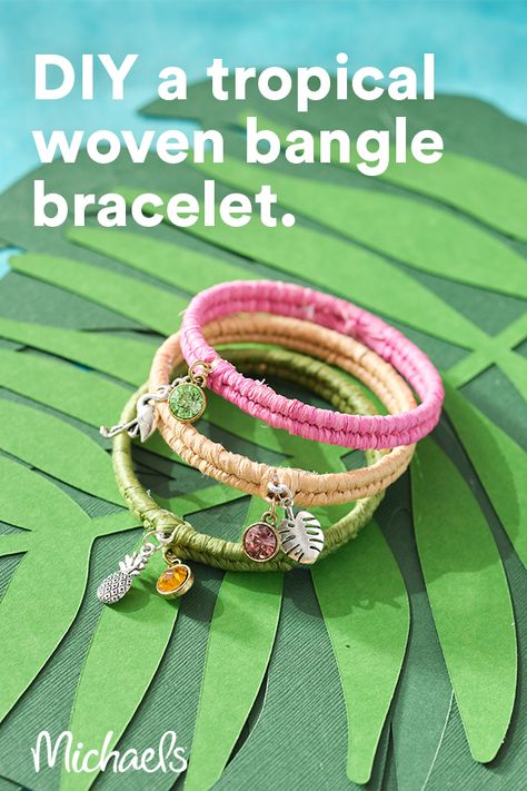 Diy Jewlery, Jewerly Making, Diy Bracelets Easy, Diy Friendship Bracelets Patterns, Friendship Bracelets Diy, Crafts For Teens, Homemade Jewelry, Bracelet Crafts, Fabric Jewelry