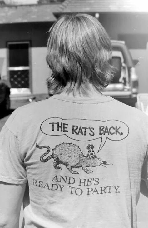 Vintage T-Shirt Slogans To Offend And Amuse - Flashbak Rat King, Silly Clothes, Silly Shirt, Clothes Board, Funky Shirts, Slogan Tshirt, Weird Shirts, Funny Outfits, Party Shirts